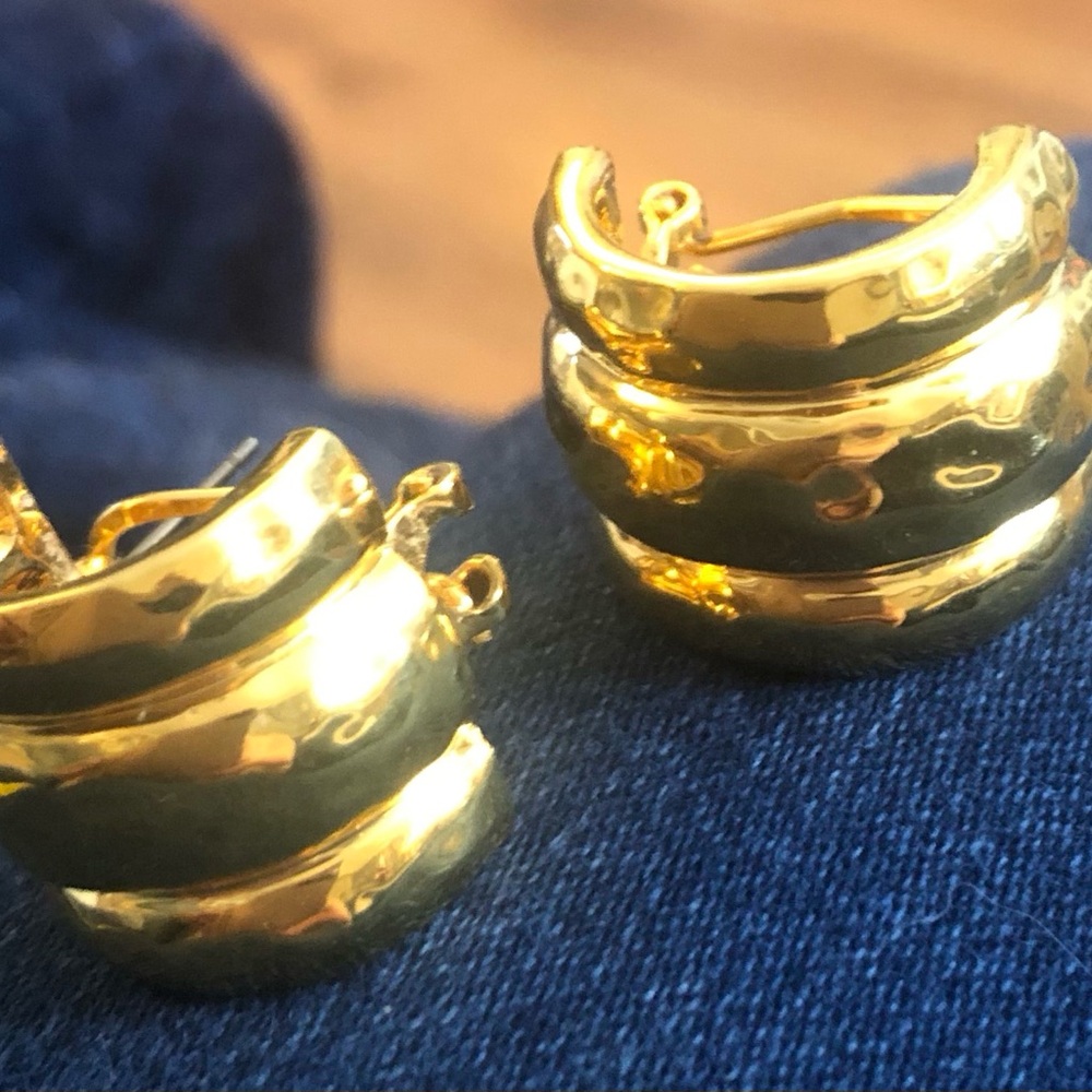 Joan Rivers Gold Tone Earrings